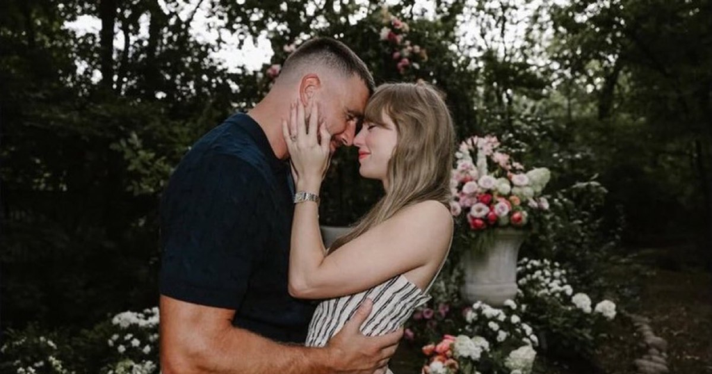 Cântăreaţa Taylor Swift şi jucătorul de fotbal american Travis Kelce şi-au anunţat logodna