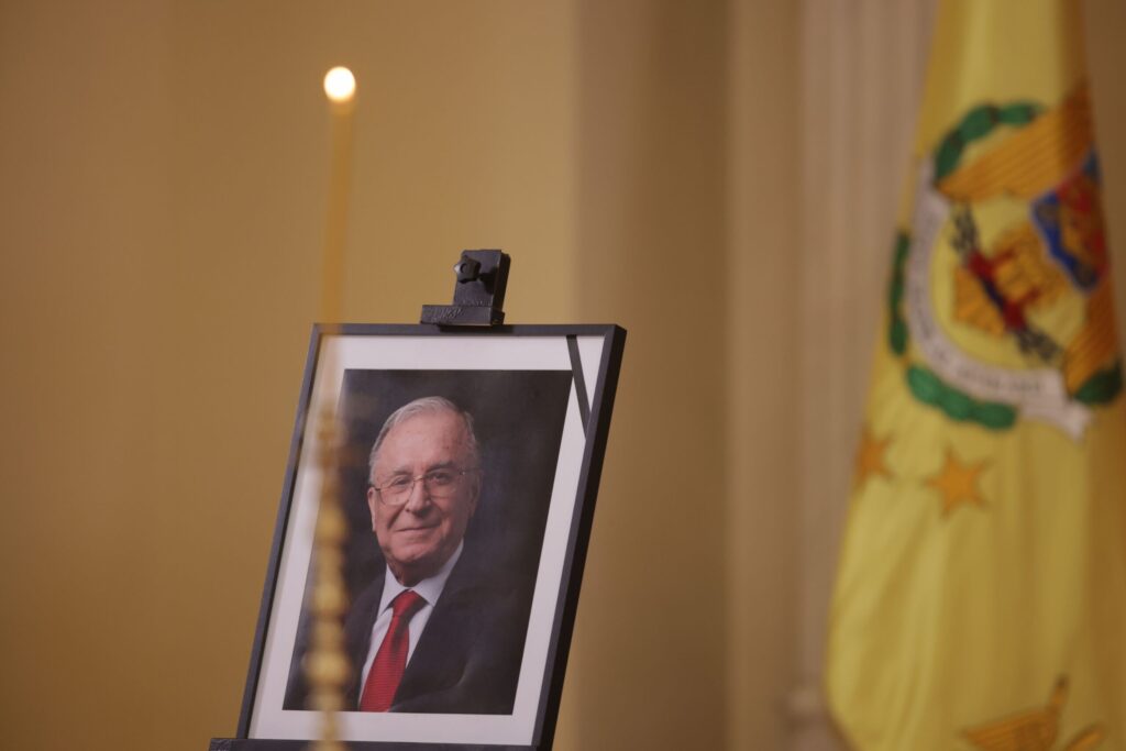 Funeraliile lui Ion Iliescu. Fostul președinte va fi înmormântat la Cimitirul Militar Ghencea. E zi de doliu național