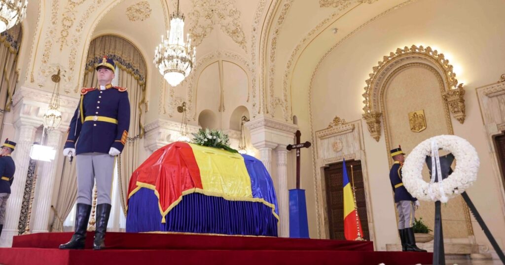 Funeraliile lui Ion Iliescu. Sute de români, premierul și doi foști președinți i-au adus un ultim omagiu