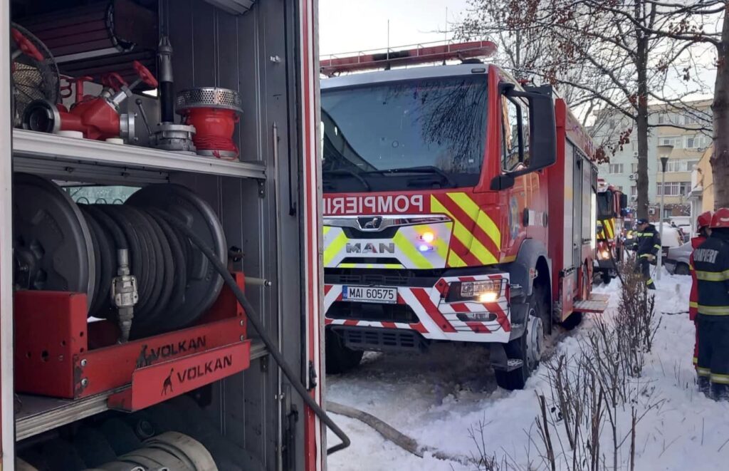 Incendiu puternic la Glina, focul se apropie de locuințe. Trafic blocat pe Centura București, mesaj Ro-Alert pentru populație - UPDATE