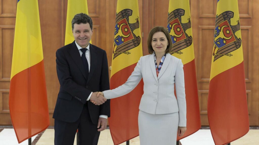 Nicușor Dan se reîntoarce în Moldova, de această dată cu prilejul Zilei Limbii Române