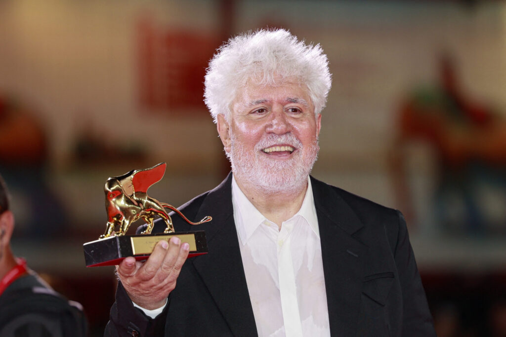 Pedro Almodóvar cere guvernului spaniol să rupă relaţiile cu Israel din cauza conflictului din Gaza
