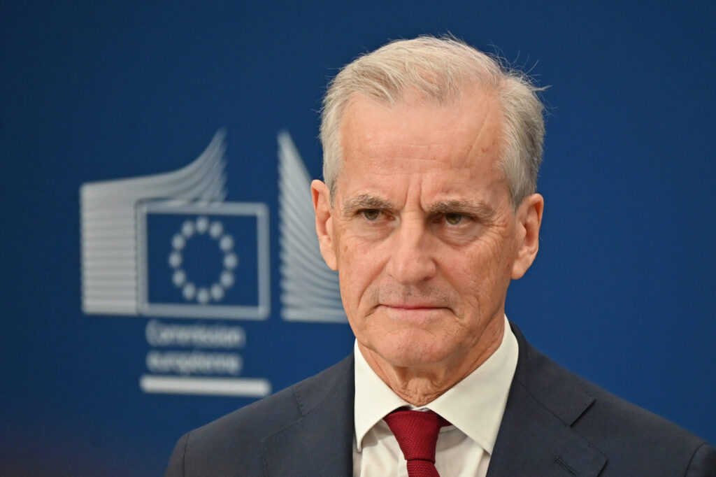 Prim-ministrul Norvegiei vizitează Ucraina, în timp ce Trump analizează opțiunile de pace