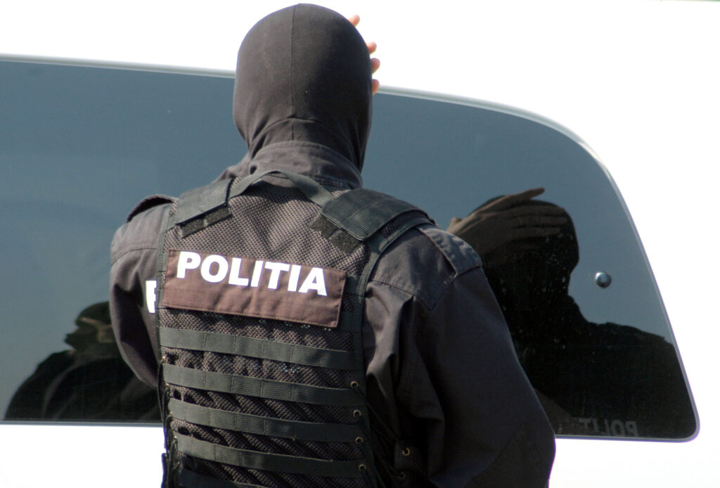 Terenuri sub sechestru și popriri pe conturi bancare într-un dosar de evaziune de peste 3 milioane de lei
