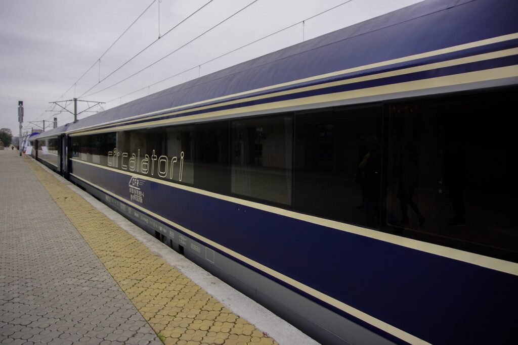 Trenurile CFR Călători vor fi oprite, din cauza datoriei la ... CFR SA. Prima companie de stat cercetată pentru evaziune fiscală