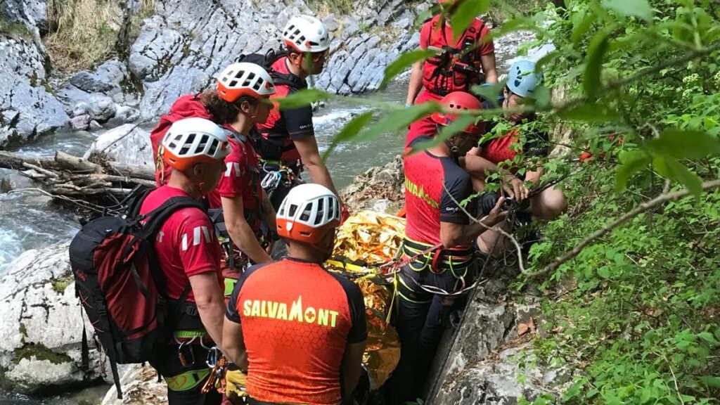 Un slovac și-a rupt piciorul în Munții Făgăraș. Este așteptat elicopterul SMURD