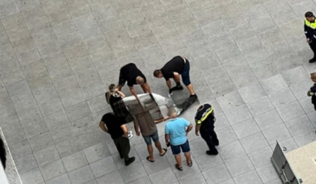 Bărbatul a căzut de la etajul 5. Foto Bihoreanul