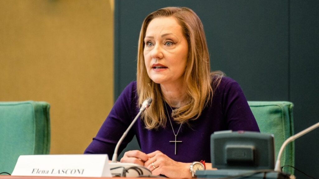 Elena Lasconi, mesaj pentru Bolojan: „Dacă nu vă temperați cu măsurile absurde făcute din birou, există riscul să ne trezim cu o majoritate izolaționistă”
