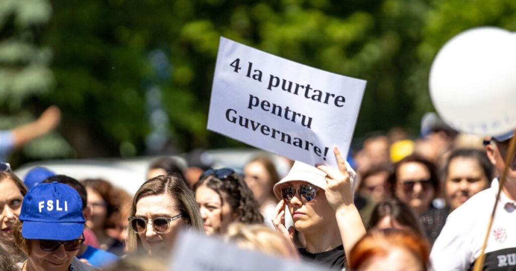 „Inutile și nocive”. Peste 300 de cercetători, profesori, artiști sau jurnaliști critică măsurile din educație ale Guvernului