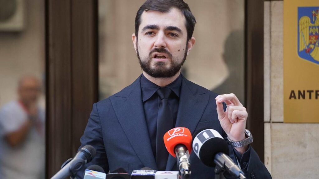 „Nu e chiar criză pentru toți. Pentru șmecheri continuă să vină banii de la stat bine mersi!”