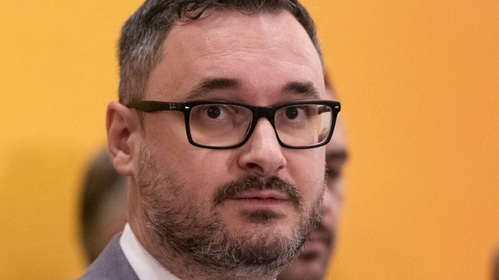 Dan Tanasă (AUR) susține că a fost amenințat, dar adresa de e-mail a expeditorului conține numele său. Cum se apără