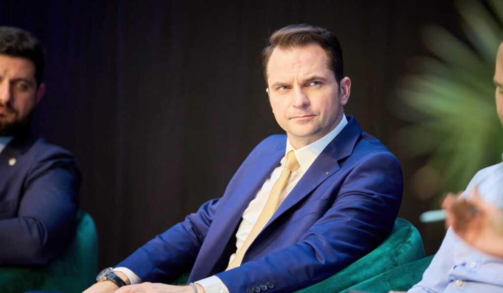 Sebastian Burduja a fost numit consilier onorific al premierului Ilie Bolojan. Cu cât va fi plătit