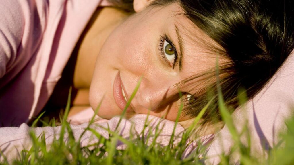 8 trăsături ale introvertiților inteligenți care îi fac irezistibil de influenți – fără să rostească prea multe cuvinte 8 trăsături ale introvertiților inteligenți care îi fac irezistibil de influenți – fără să rostească prea multe cuvinte