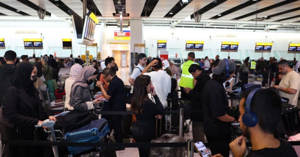 Activitățile de pe câteva mari aeroporturi europene încep să revină la normal după zeci de ore de blocaj cauzat de un atac cibernetic