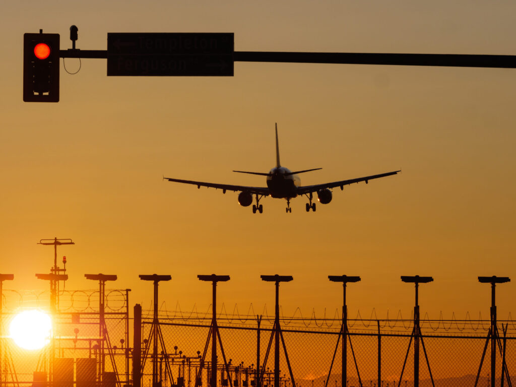 Aeroportul Aalborg din Danemarca a fost închis din cauza dronelor în spațiul aerian, mai multe zboruri afectate