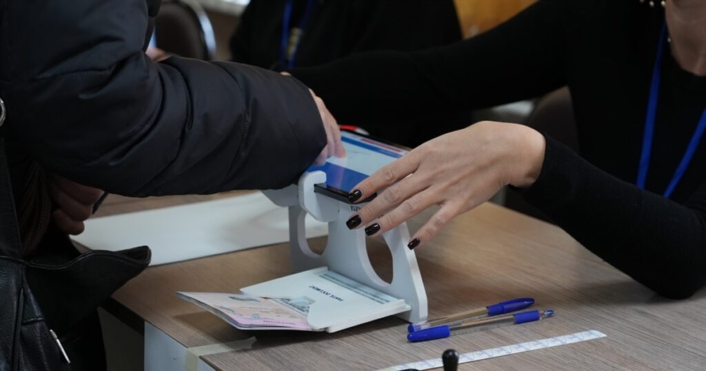 Alarme false cu bombă și manipulări informaționale, între scenariile luate în calcul de Guvern