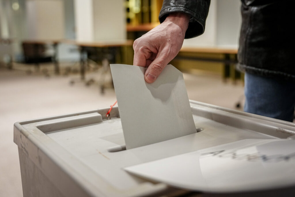 Alegeri locale în cel mai populat land din Germania. Partidul cancelarului Merz câștigă în Renania de Nord-Westfalia; AfD și-a triplat scorul