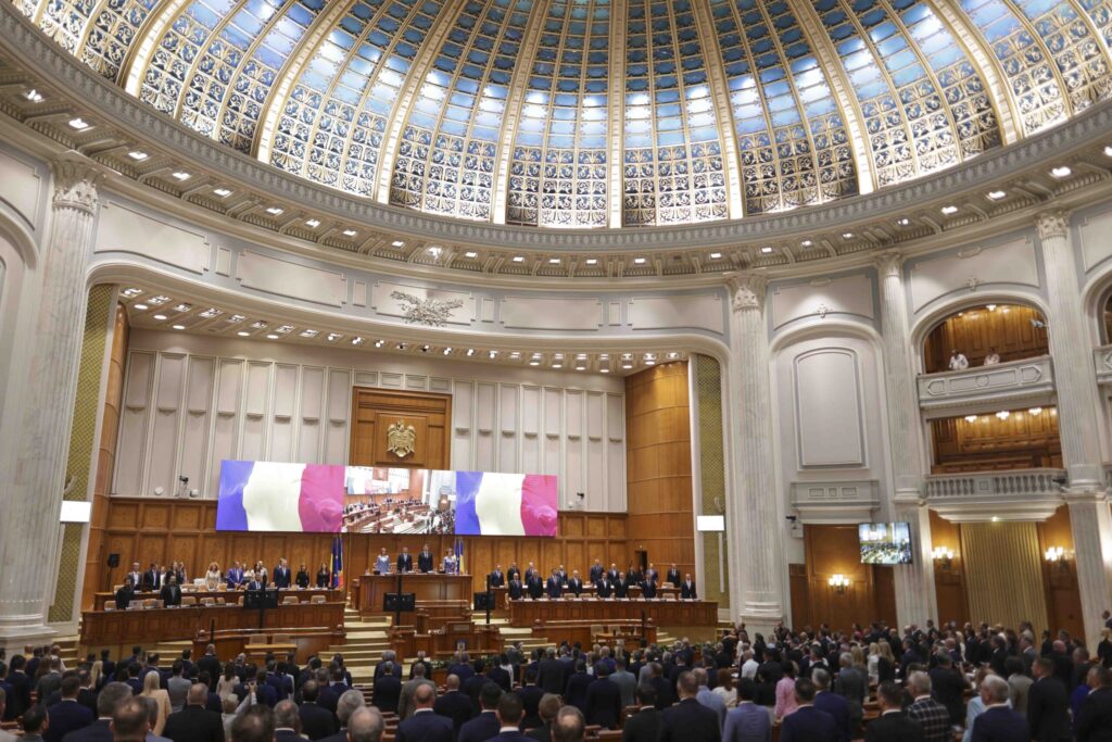 Aproape 300 de amendamente au fost depuse la pachetul de 5 legi pentru care Guvernul își asumă răspunderea