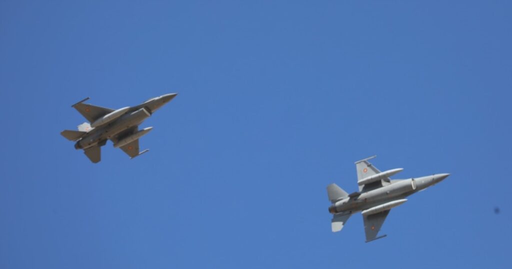 Atac rusesc la granița cu România. Armata a ridicat de la sol două avioane F-16