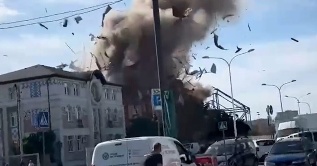 Atacuri rusești cu zeci de victime și distrugeri în Zaporojie și Harkov. Explozii lângă centrala nucleară Zaporojie