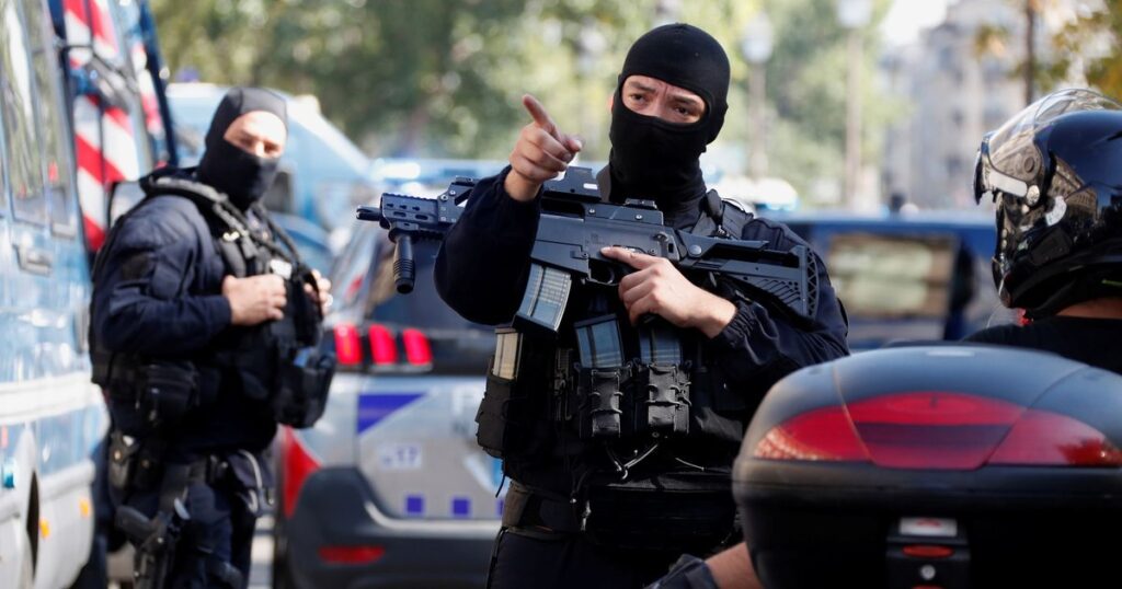 Atacuri teroriste dejucate în ultimul moment. Un jihadist de 17 ani plănuia să atace Parlamentul European, Palatul Elysee și mai multe ambasade