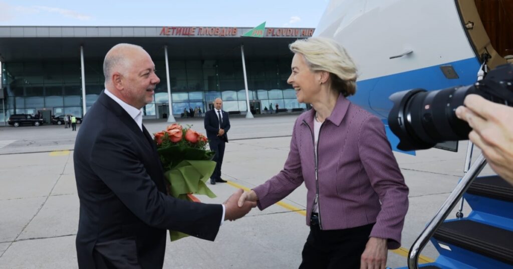Avionul în care se afla Ursula von der Leyen a fost afectat de interferențe GPS la aterizarea în Bulgaria. E suspectat un bruiaj rusesc