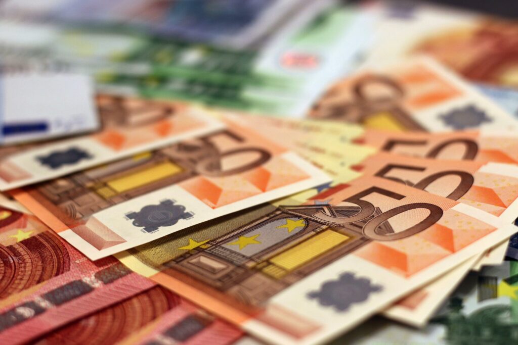 Banca Centrală Europeană recomandă păstrarea de numerar în caz de „instabilitate majoră”