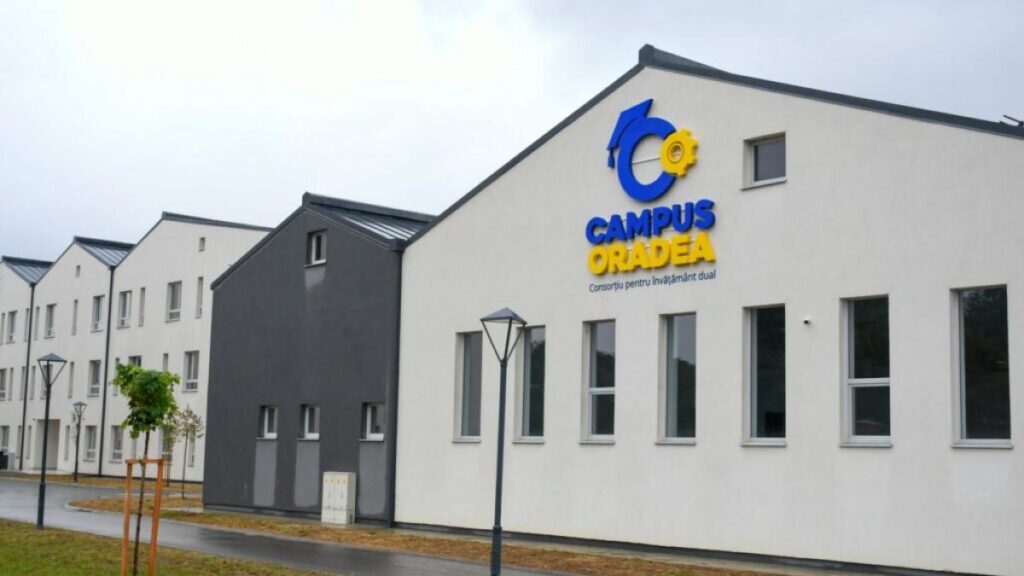Bolojan, model de insucces în cheltuit banii pentru Educație