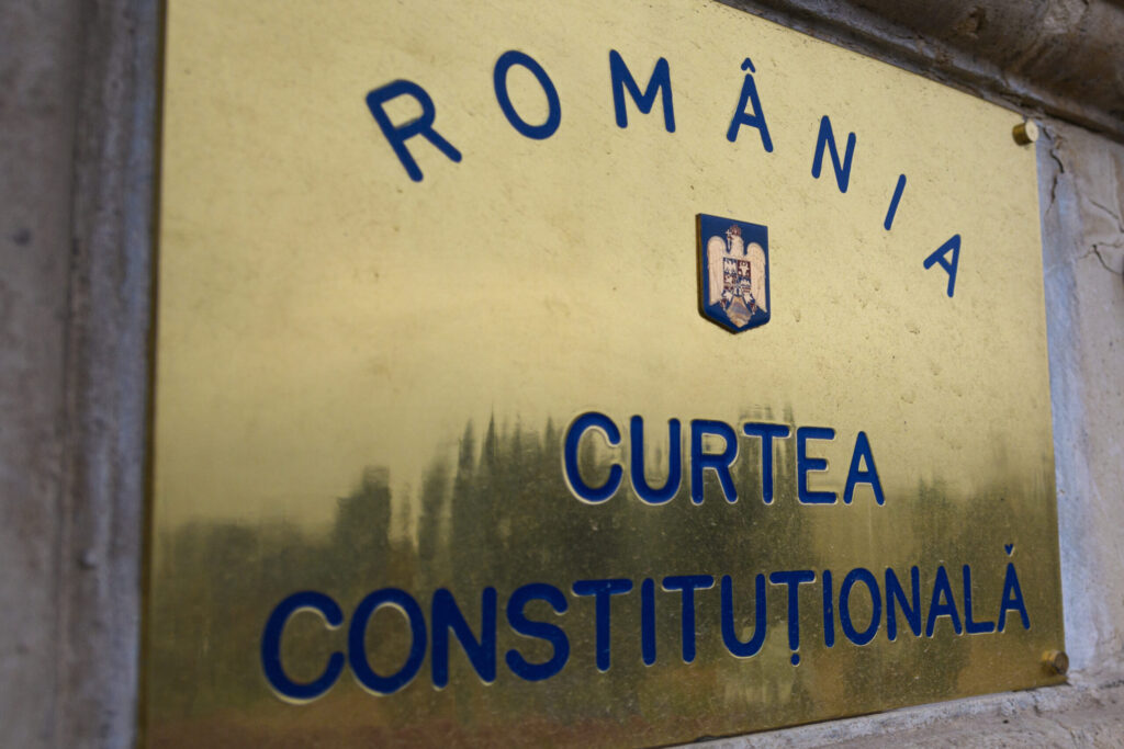 CCR judecă miercuri sesizările AUR împotriva pachetelor de legi asumate de Guvernul Bolojan