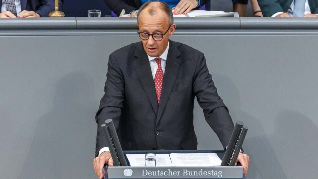 Friedrich Merz, în timpul discursului din Bundestag Foto: Profimedia