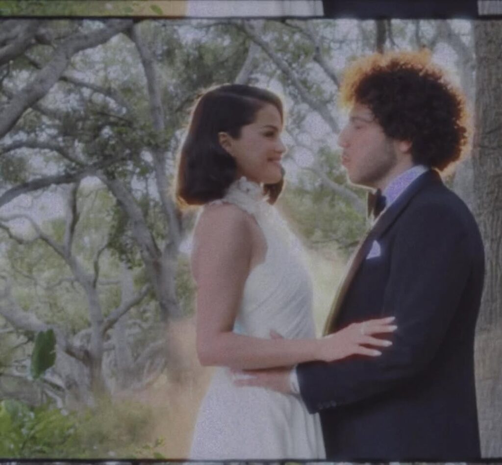 Cântăreața Selena Gomez și producătorul muzical Benny Blanco s-au căsătorit în Santa Barbara