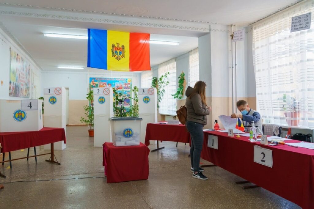 Ce nu ai voie să faci în secția de votare la alegeri parlamentare în Republica Moldova 2025
