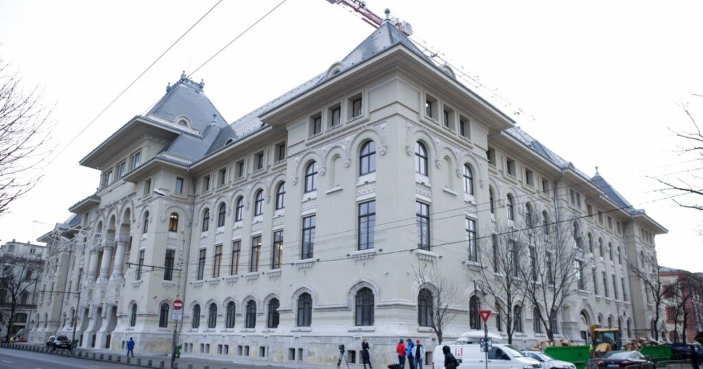 Ce salarii încasează angajații Primăriei Capitalei. Stelian Bujduveanu: „Sunt cele mai mari din administraţia publică locală”