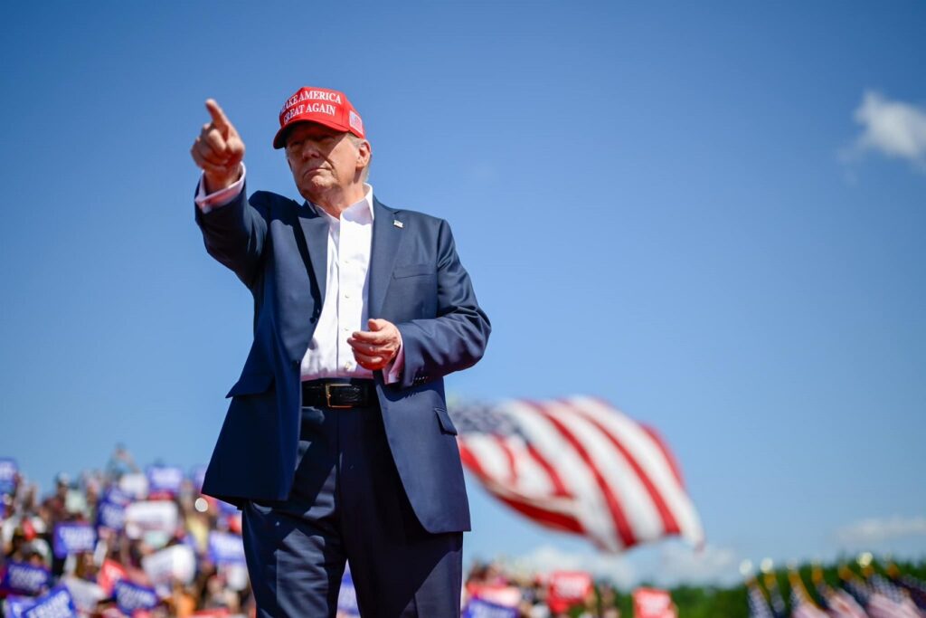 Cel mai mare exod de funcționari americani de la Al Doilea Război Mondial. Peste 100.000 de angajați părăsesc sistemul sub presiunea lui Trump