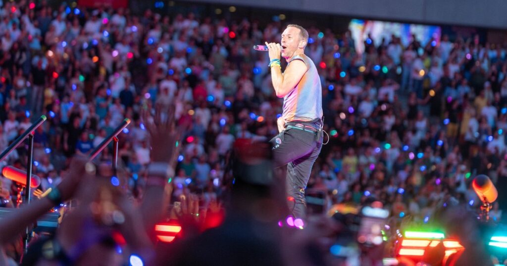 Chris Martin, omagiu pe Wembley pentru familia lui Charlie Kirk. Gestul a stârnit reacții împărțite pe rețelele de socializare