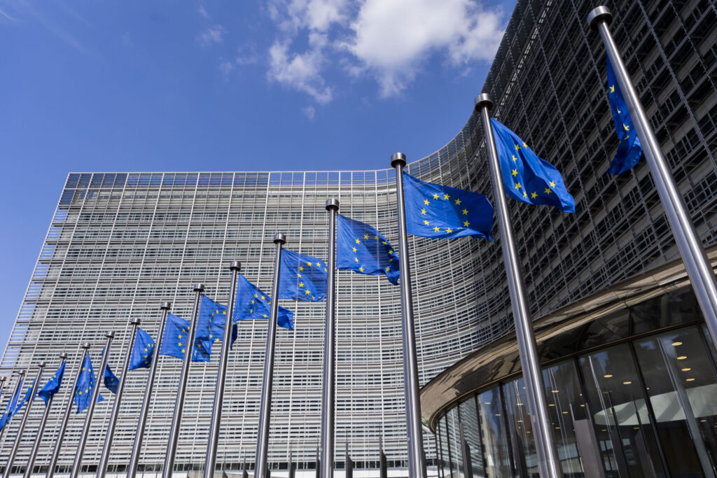 Comisia Europeană monitorizează criza de pe aeroporturi provocată de atacul cibernetic