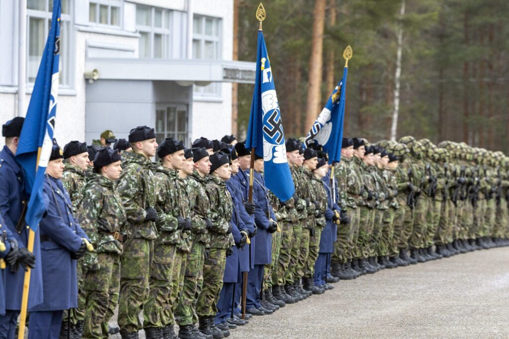 Armata NATO care folosește încă steagul cu svastică: „Uneori apar situații neplăcute”