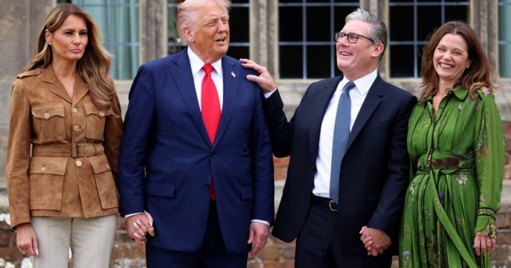 Cum l-a fermecat premierul britanic pe Trump. Dezvăluiri din culisele „prieteniei” între cei doi lideri