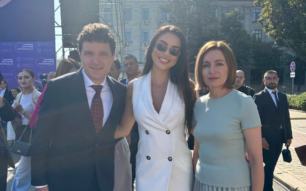 Ispita Cristina Scarlevschi de la Insula Iubirii s-a pozat cu Nicușor Dan și Maia Sandu: „Mă simt recunoscătoare și mândră”. E originară din Republica Moldova