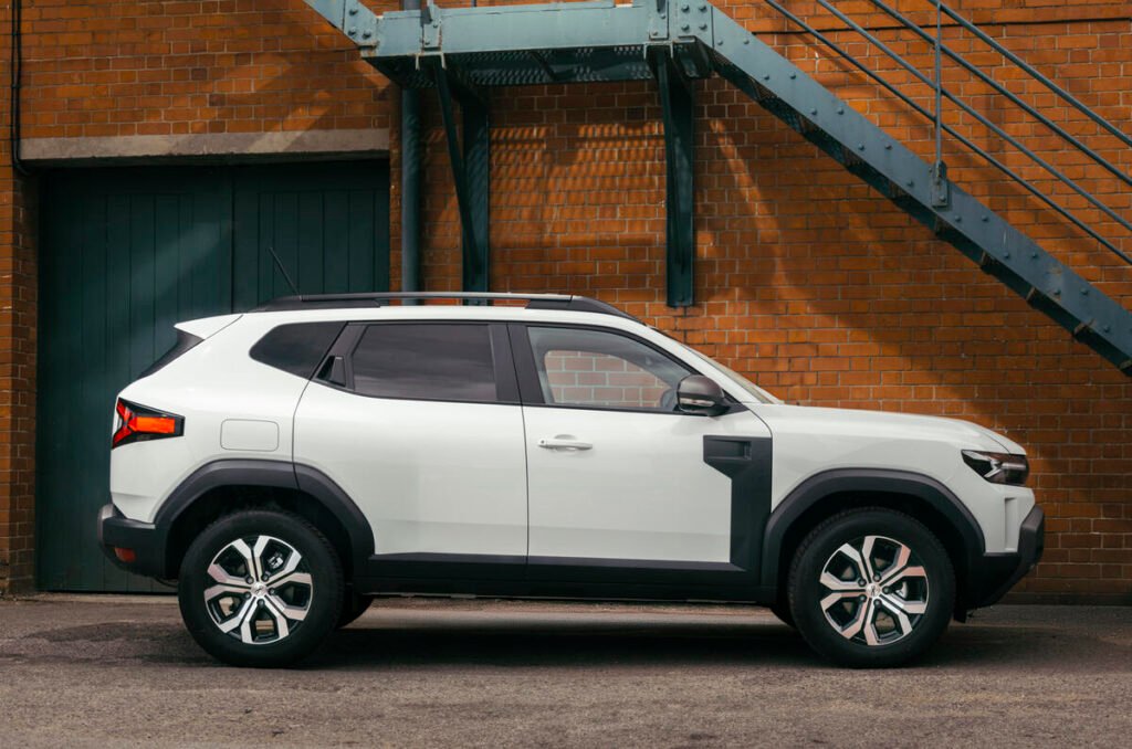 Dacia a lansat o nouă variantă pentru Duster, o utilitară eco cu tehnologie hybrid și spațiu generos