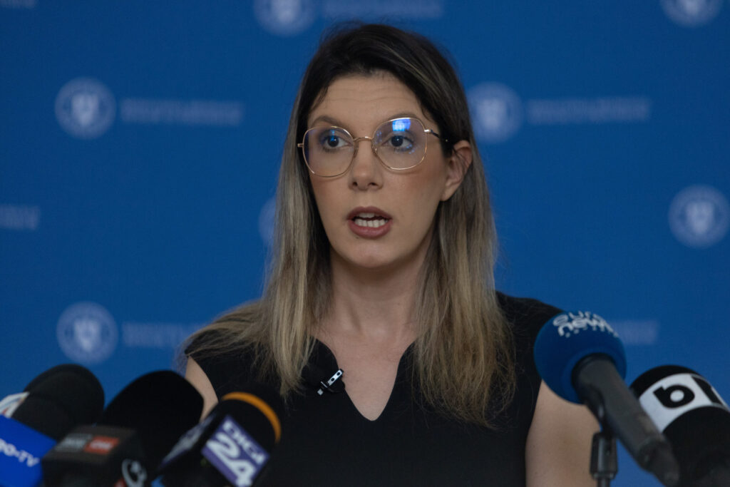 Daniel Zamfir o somează public pe Diana Buzoianu să urgenteze avizarea construcțiilor hidrocentralelor