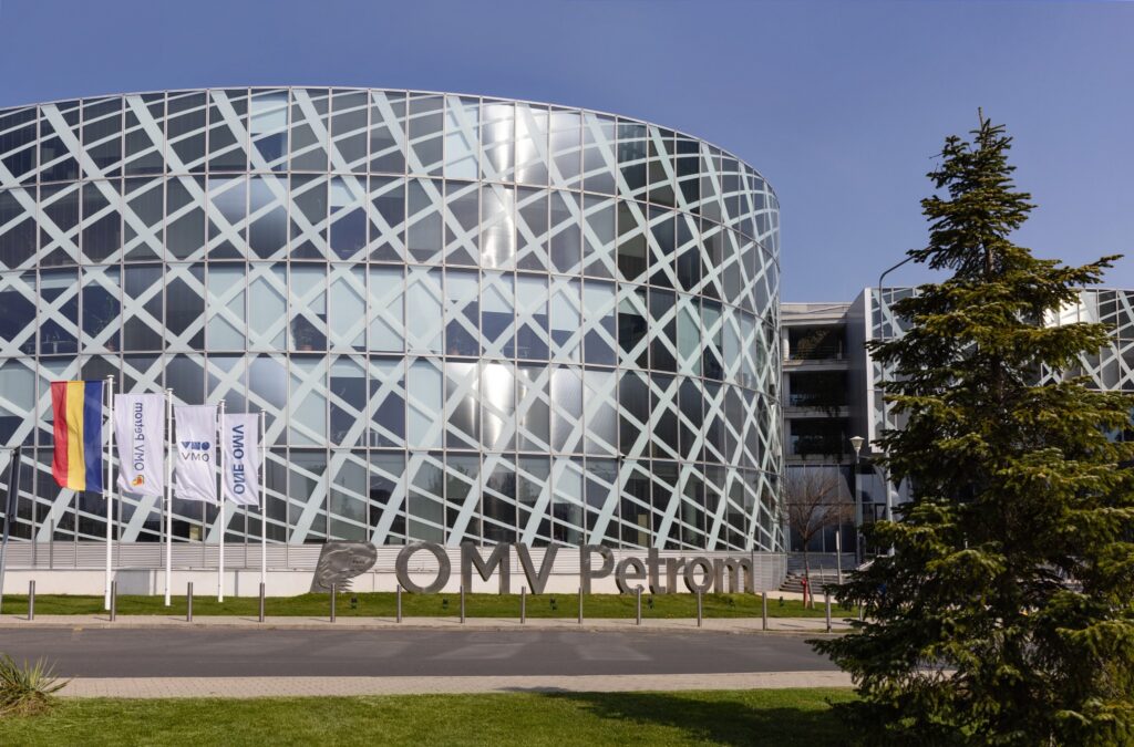 Disponibilizări masive la OMV Petrom: peste 1.000 de angajați ar putea rămâne fără locuri de muncă. Sindicatele nu au fost anunțate