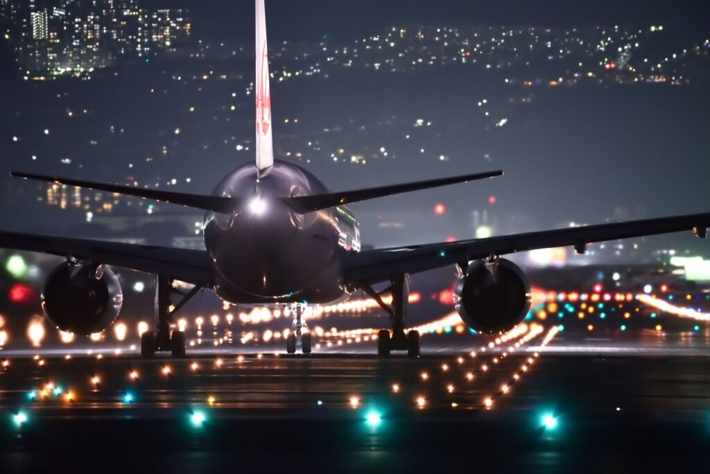 Dronă lângă aeroportul Otopeni: traficul aerian întrerupt 40 de minute