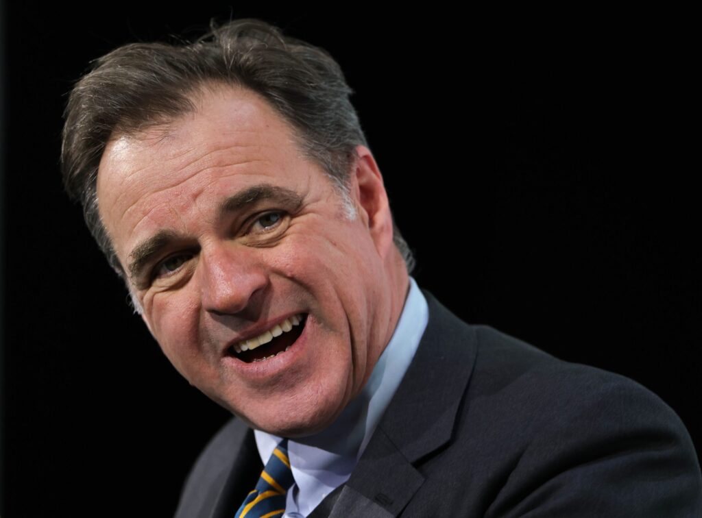 Avertismentul istoricului Sir Niall Ferguson pentru români și Europa, după apariția dronelor rusești: „Schimbă fața războiului, treziți-vă! Ucrainenii spun așa: «Când auzi zumzetul, ești mort!»”