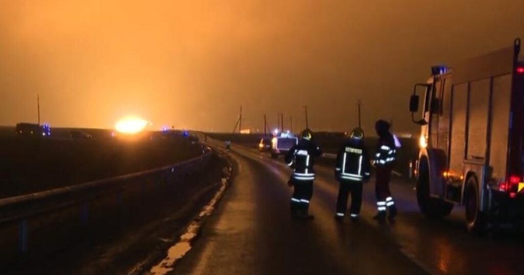 Explozii şi panică lângă capitala Lituaniei, după ce mai multe vagoane cu gaz lichefiat ale companiei poloneze Orlen au luat foc