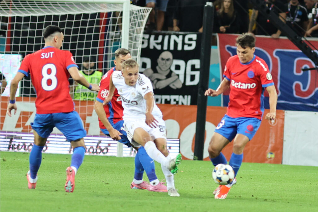 FCSB câștigă eroic la Go Ahead Eagles și obține trei puncte la debutul în Europa League