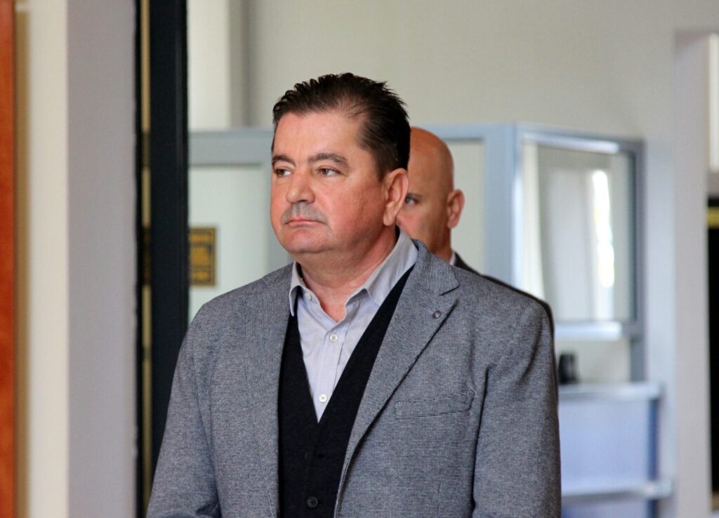 Fostul director al Aeroportului Timișoara, acuzat că și-a reînnoit ilegal mandatul. A fost trimis în judecată alături de alte șapte persoane din conducere