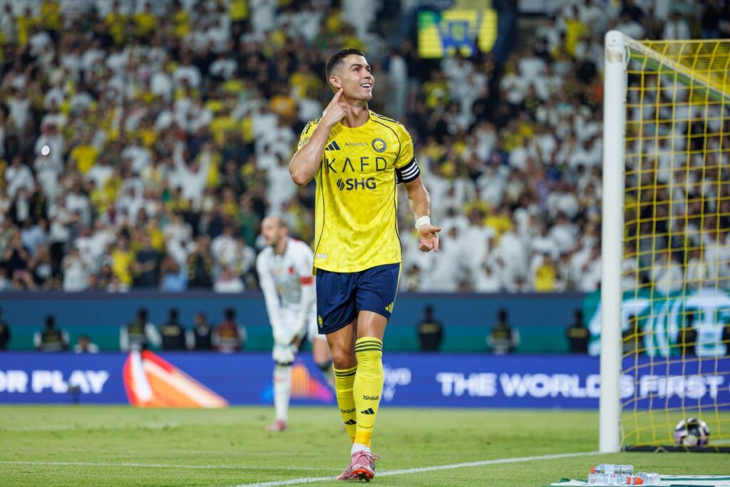 GALERIE FOTO Cristiano Ronaldo a reușit o nouă „dublă” » Câte goluri îi mai lipsesc portughezului până la borna 1000 + reacția pentru fanii care scandau numele lui Leo Messi