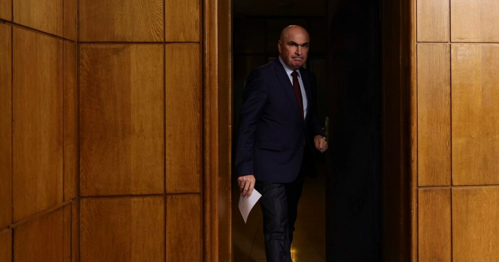 Guvernul Bolojan, la mâna CCR. „Sunt destui care, după o eventuală decizie negativă, o să-i ceară demisia”