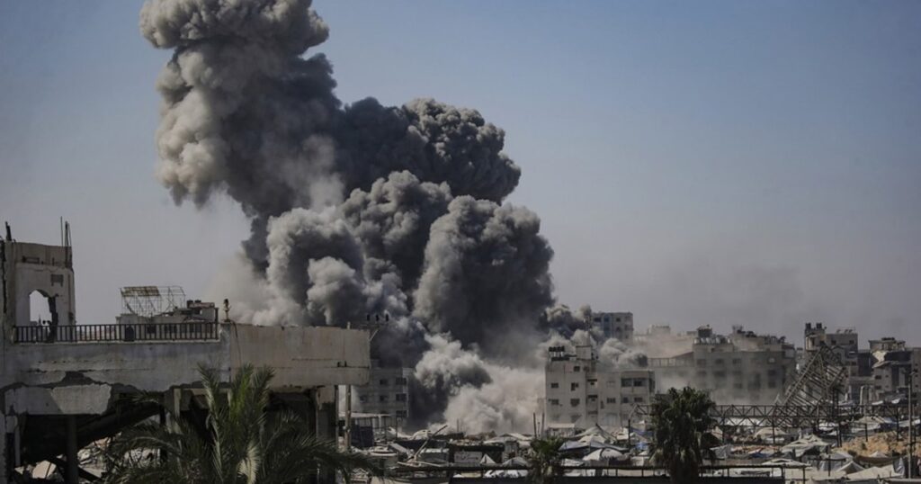 Hamas ar fi mutat ostaticii israelieni la suprafață. IDF pune la pământ clădirile înalte din orașul Gaza